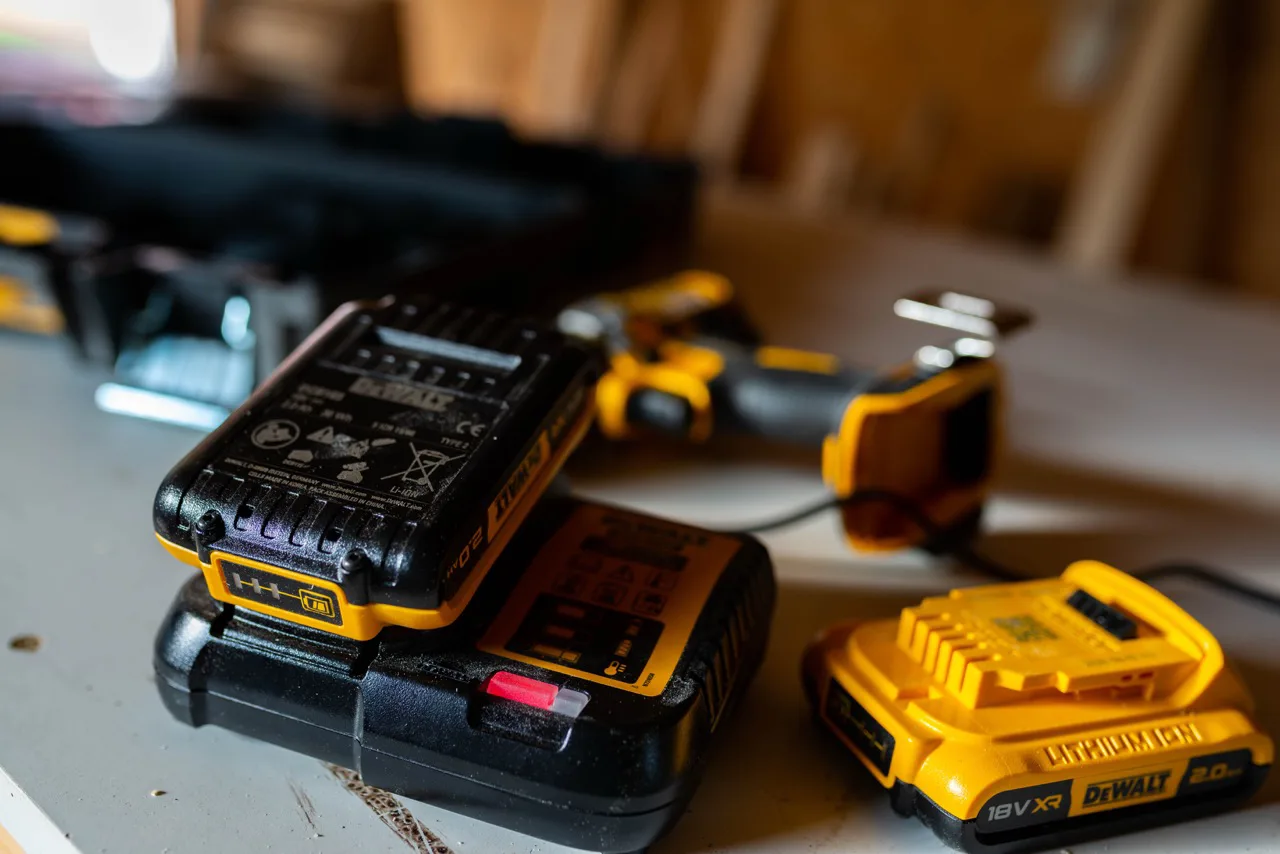Toolbox Talk - Lithium Battery Safety
