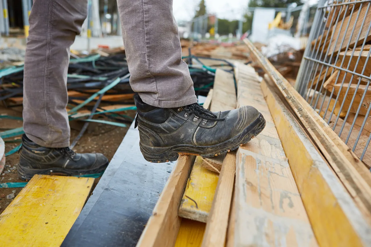 Toolbox Talk - Footwear Safety on Construction Sites